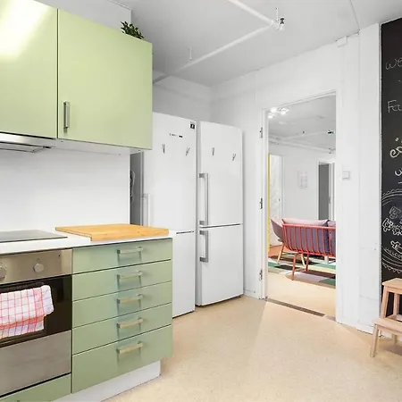 Private Affordable Single Next To Fish Market