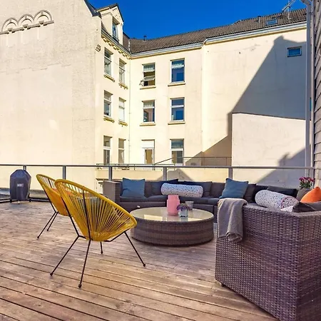 Private Affordable Single Next To Fish Market * Μπέργκεν