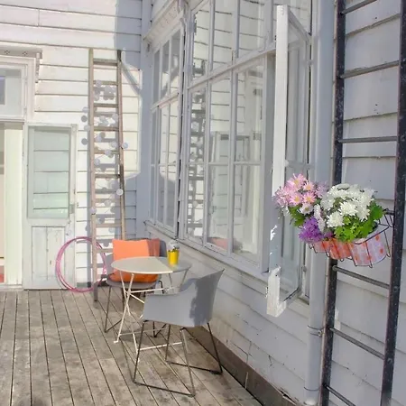 Apartment Private Affordable Single Next To Fish Market *