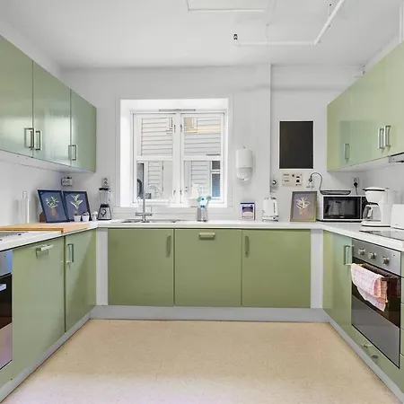 Private Affordable Single Next To Fish Market Apartment Bergen