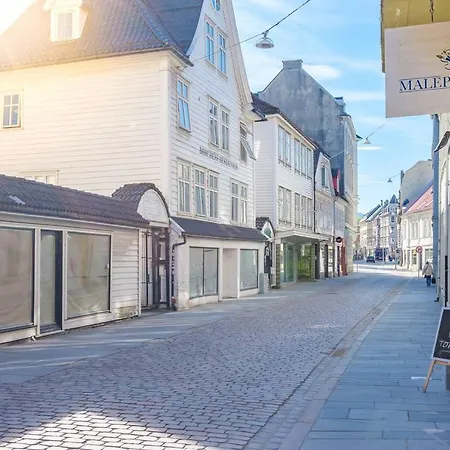 Apartment Private Affordable Single Next To Fish Market *